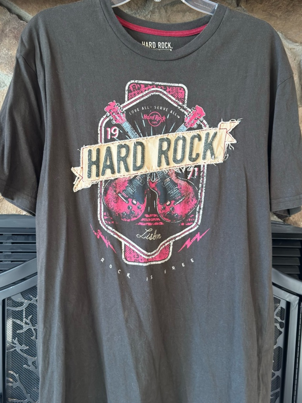 Hard Rock Cafe Lisbon, Portugal 🇵🇹 Black Short‑Sleeve Tee with Pink Graphic